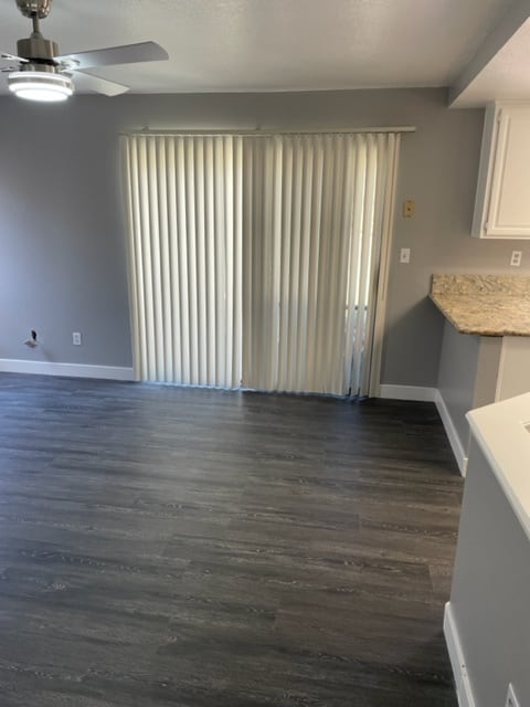 Foto del edificio - 6250 Sunny Meadow Ln