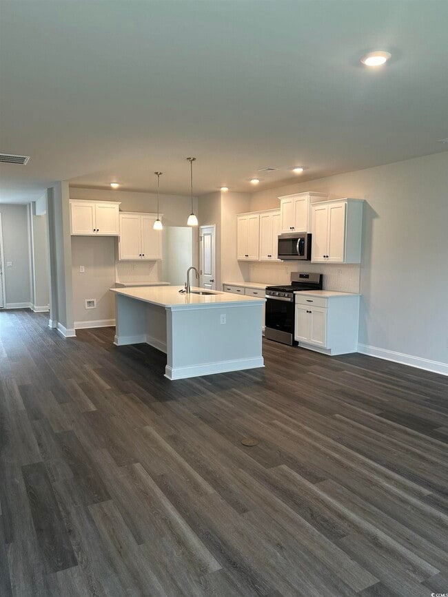 Building Photo - 233 Goose Pond Dr