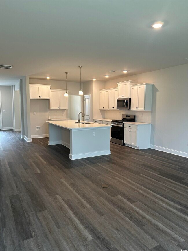 Foto del edificio - 233 Goose Pond Dr