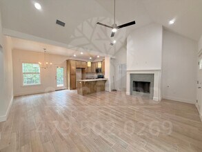 Building Photo - 4 Ruthwell Cir