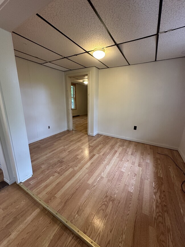 Foto del edificio - 27 Eastern Ave