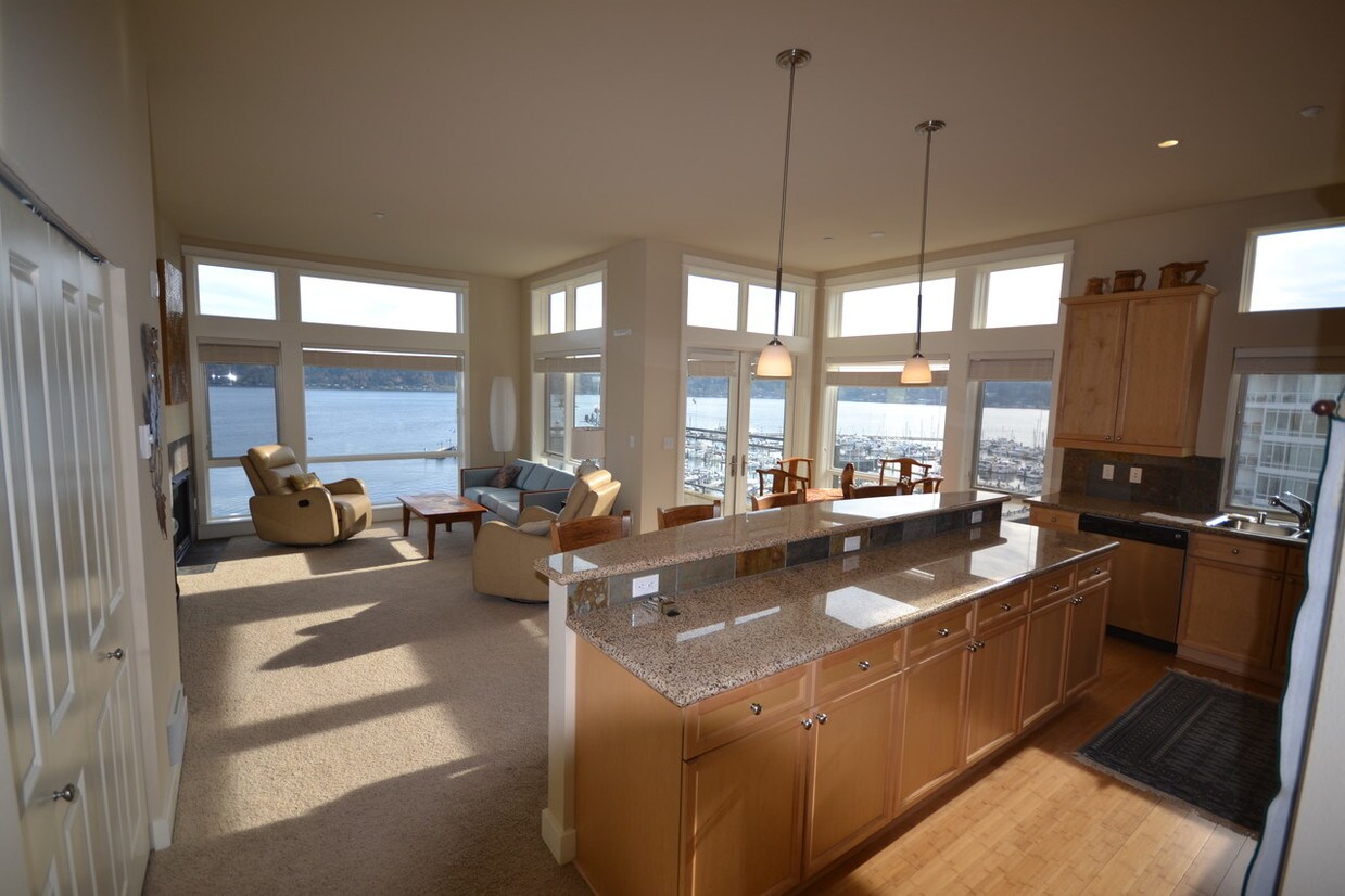 Primary Photo - Heinsoo Condo