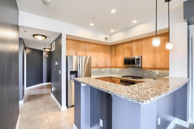 Building Photo - 2500 E Cherry Creek South Dr