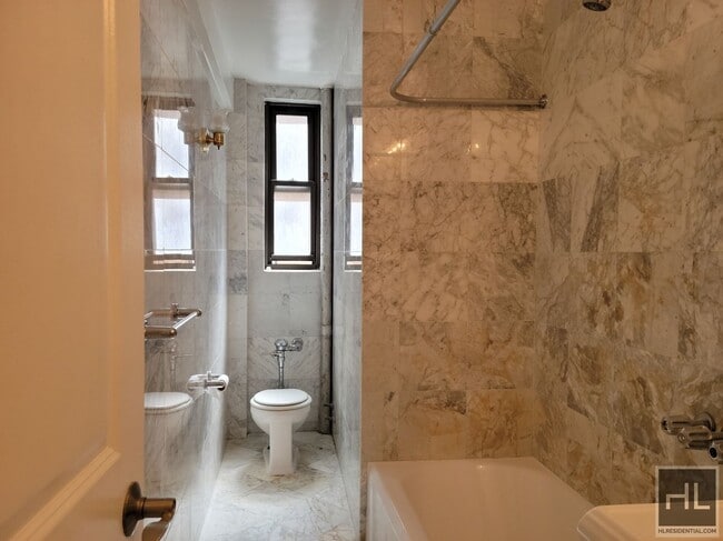 Foto del edificio - EAST 56 STREET