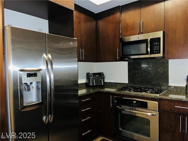 Foto del edificio - 353 E Bonneville Ave