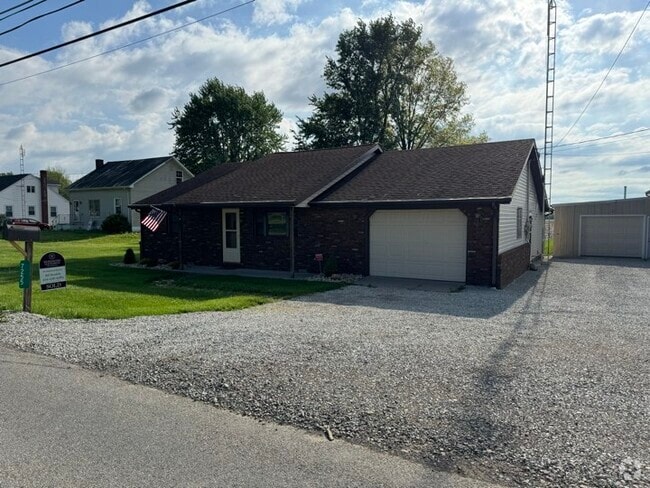 Building Photo - 7255 Gomer Rd