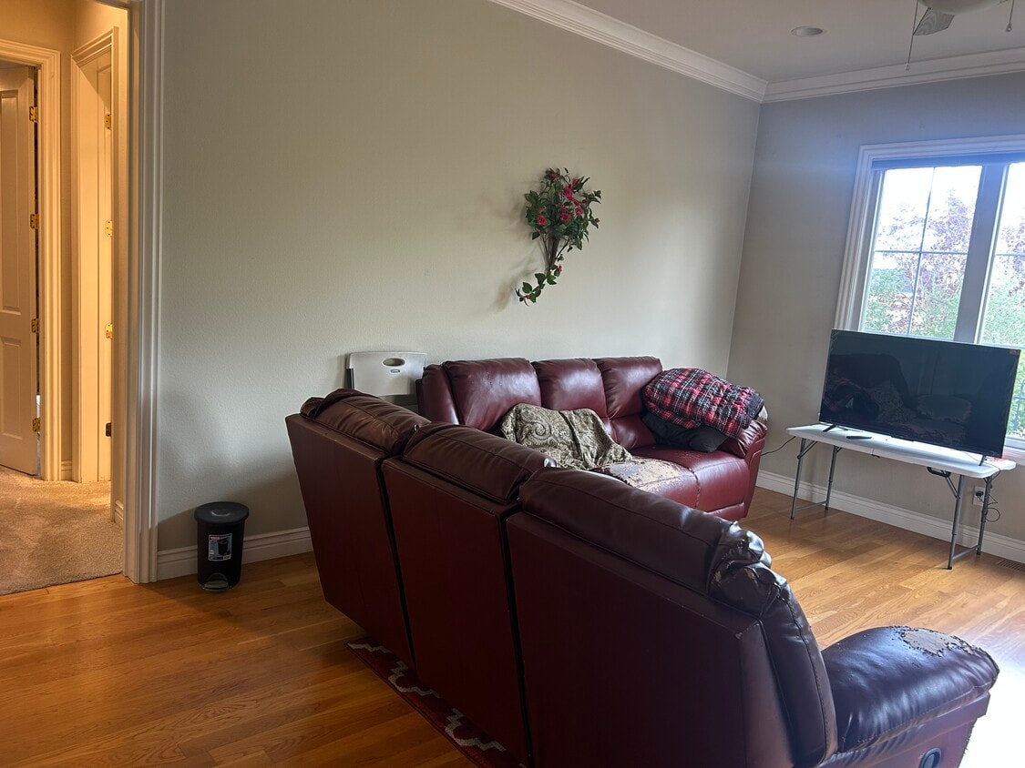 Primary Photo - 3721 Selvante St