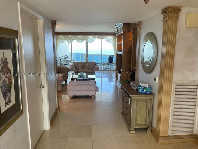 Foto del edificio - 17555 Collins Ave