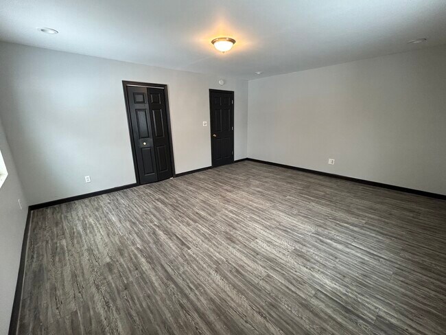 Foto del edificio - 502 E Young Ave