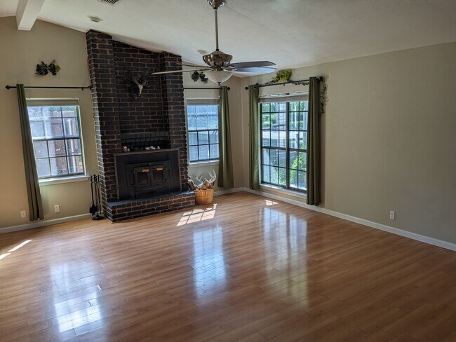 Building Photo - 4514 Cactus Trail
