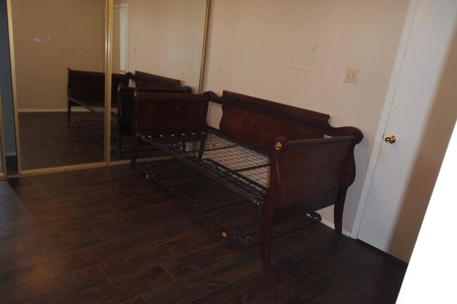 Building Photo - 3115 Helms St