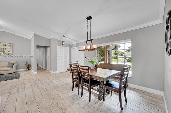 Foto del edificio - 9841 SW 1st St