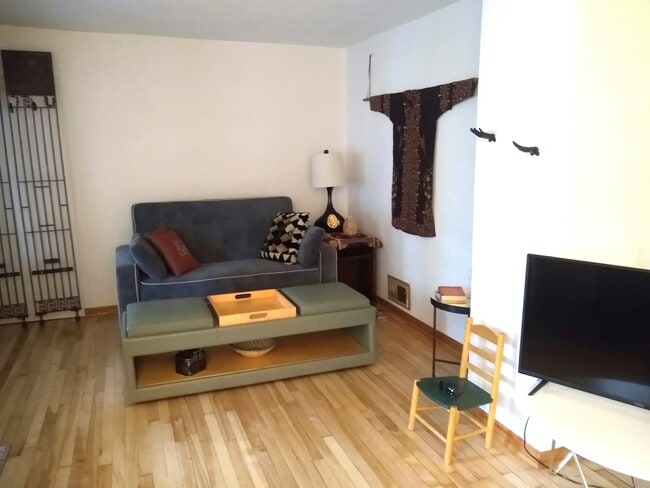 Building Photo - 2035 E Dayton St