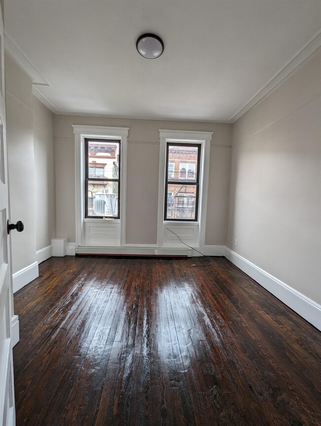 Foto del edificio - 215 64th St