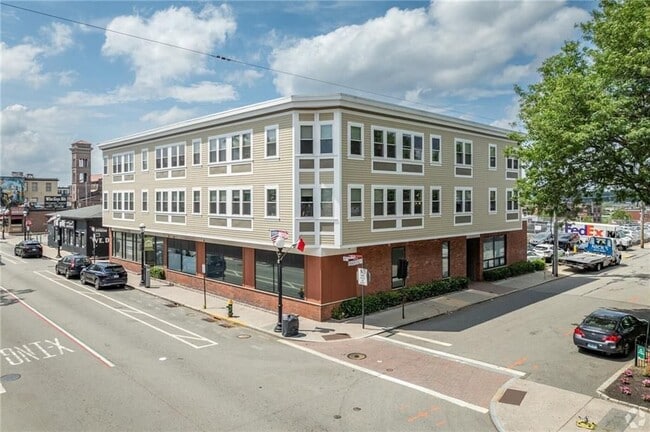 Building Photo - 55 Bradford St