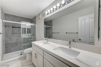 Building Photo - 2633 Durango Dr