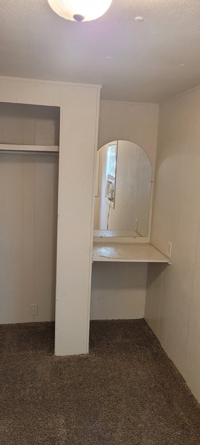 Foto del edificio - 1323 E Elgin St