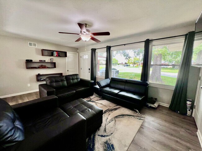 Foto del edificio - Charming 4 Bedroom home in Norfolk