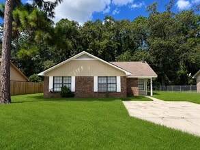Building Photo - 798 Madison Dr