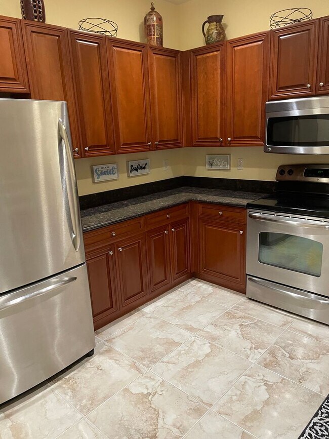 Foto del edificio - Furnished 3 Bedroom 2 Bath with Garage Punta Gorda Condo