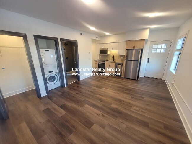 Foto del edificio - 1239 Chicago Ave