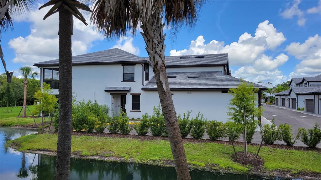 Foto principal - 5687 N Honore Ave