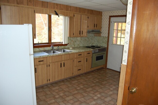 Foto del edificio - 11060 Creek Rd