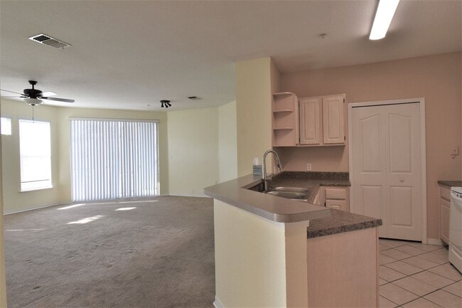 Building Photo - 5809 Legacy Crescent Pl
