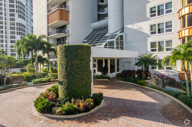 Building Photo - Park Shore Towers