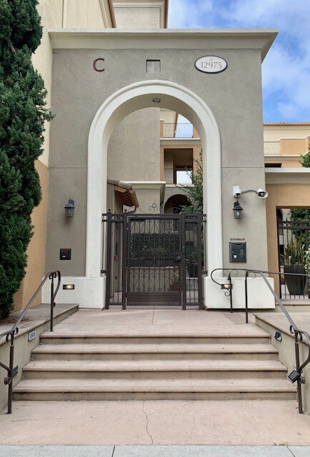 Foto del edificio - 12975 Agustin Pl