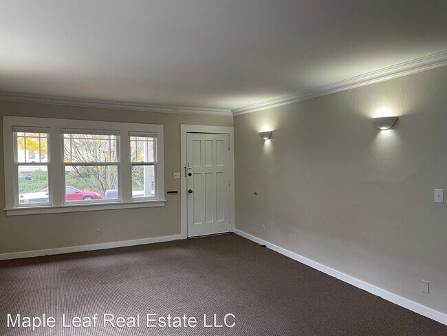 Foto del edificio - 5 br, 2 bath House - 5341 7th Ave NE