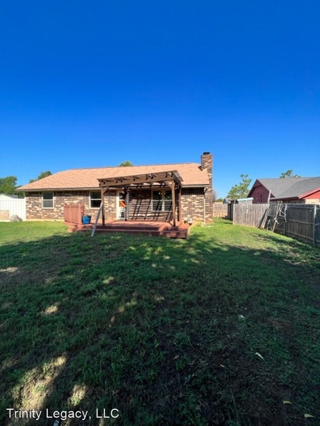 Primary Photo - 3 br, 2 bath House - 1100 Silver Maple