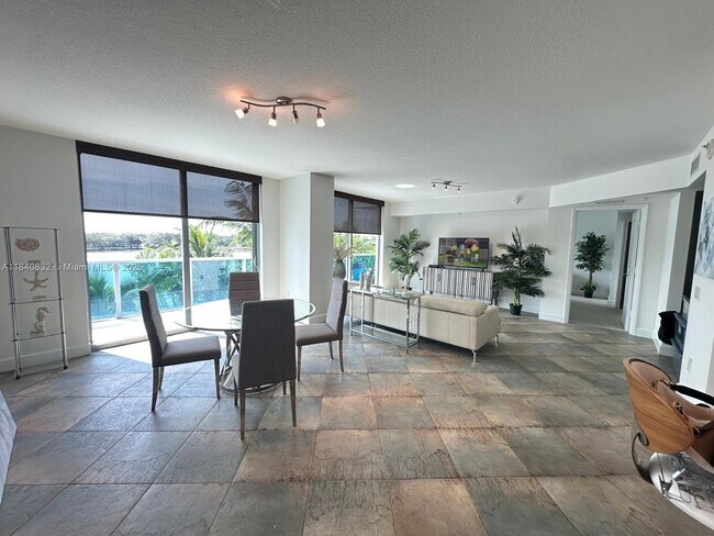 Foto del edificio - 2641 N Flamingo Rd