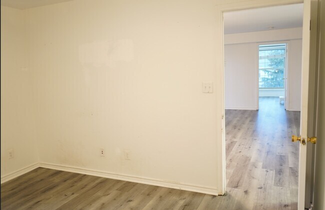 Building Photo - 3904 Penderview Dr