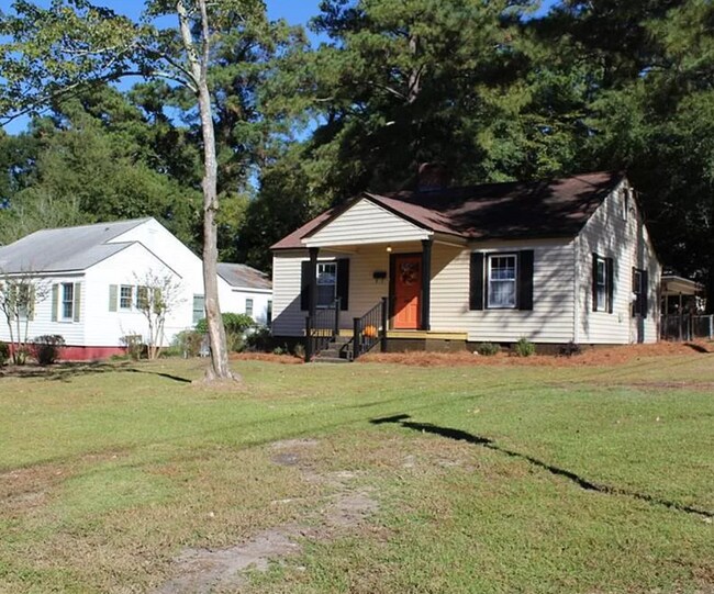 600 Glenville Ave, Fayetteville, NC 28303 House Rental in