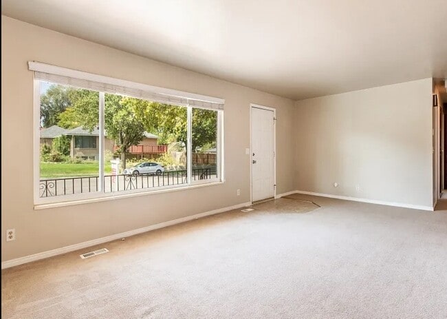 Building Photo - 6631 S 1460 W