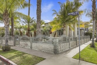 Building Photo - 4356 Kingswell Ave