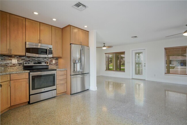 Building Photo - 221 NW 47th Ct