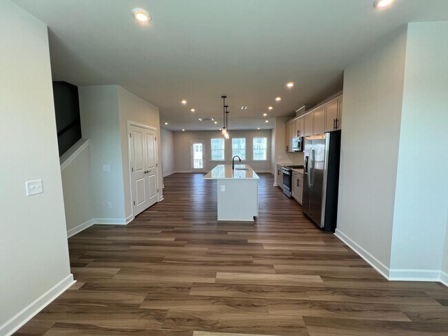 Foto del edificio - 706 Icarus Ln