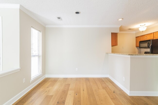 Building Photo - 2516 Cranbrook Ln