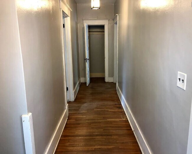 Foto del edificio - 505 E Locust St