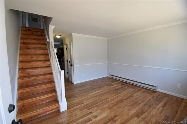 Building Photo - 581 Highland Ave