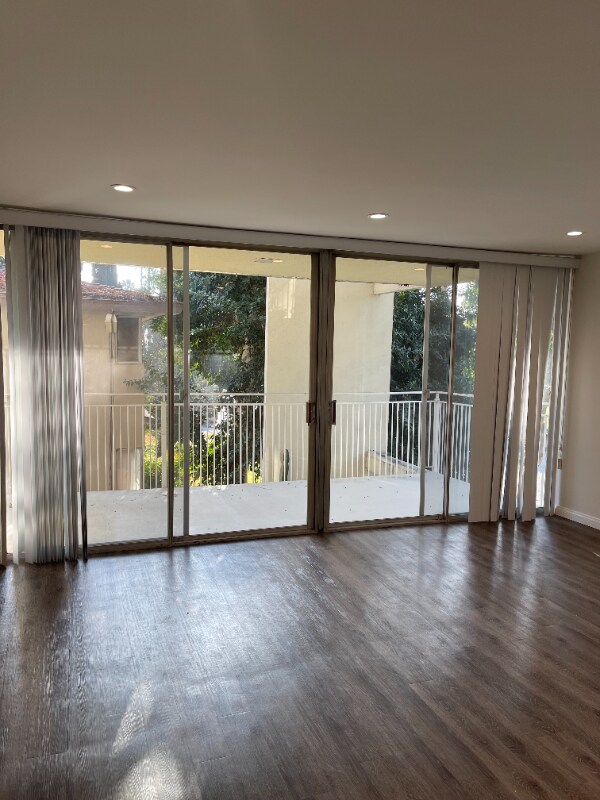 Foto del edificio - 333 W California Blvd