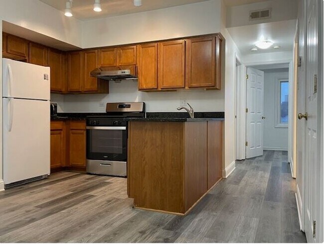 Foto del edificio - 2b1b unit in Chinatown Prime Location