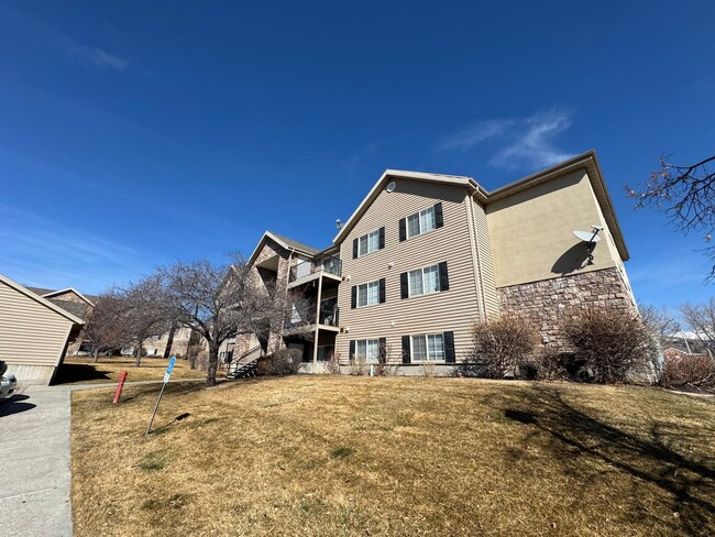 Building Photo - Ground level 3 bedroom 2 bath in Lehi!