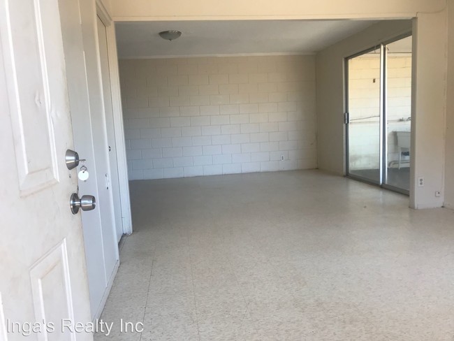 Building Photo - 4 br, 1.5 bath House - 85-230 Ala Hema St #F