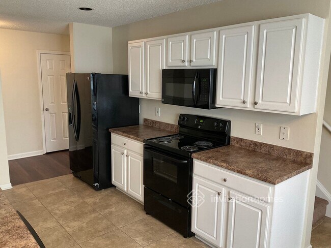 Building Photo - 8802 Laurel Run Dr