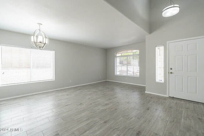 Building Photo - 6326 W El Cortez Pl