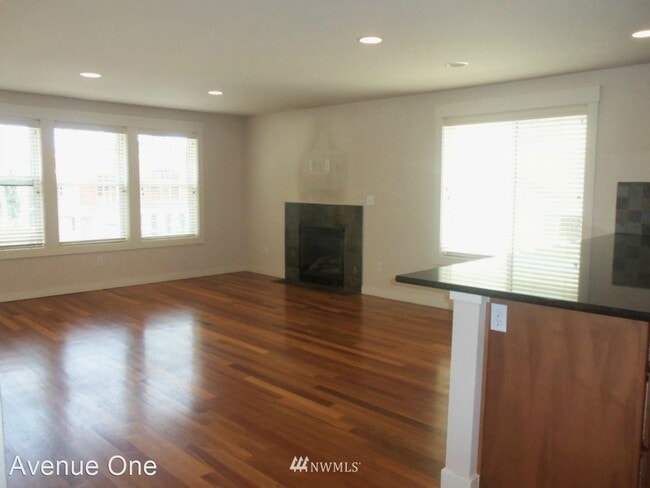 Building Photo - 3 br, 2.5 bath House - 7210 Unit A Califor...