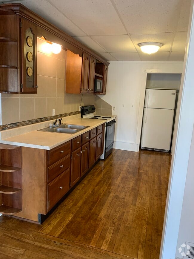 Center Avenue Historic District Apartments under 900 Bay City, MI